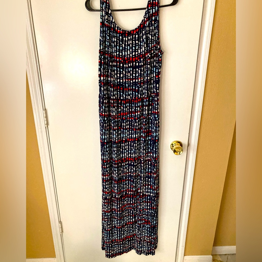 Sleeveless maxi dress.